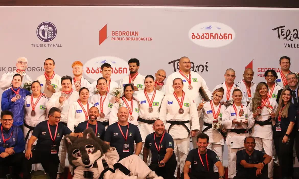 Brasil conquista bronzes em Mundiais Paralímpicos de Judô e Triatlo
