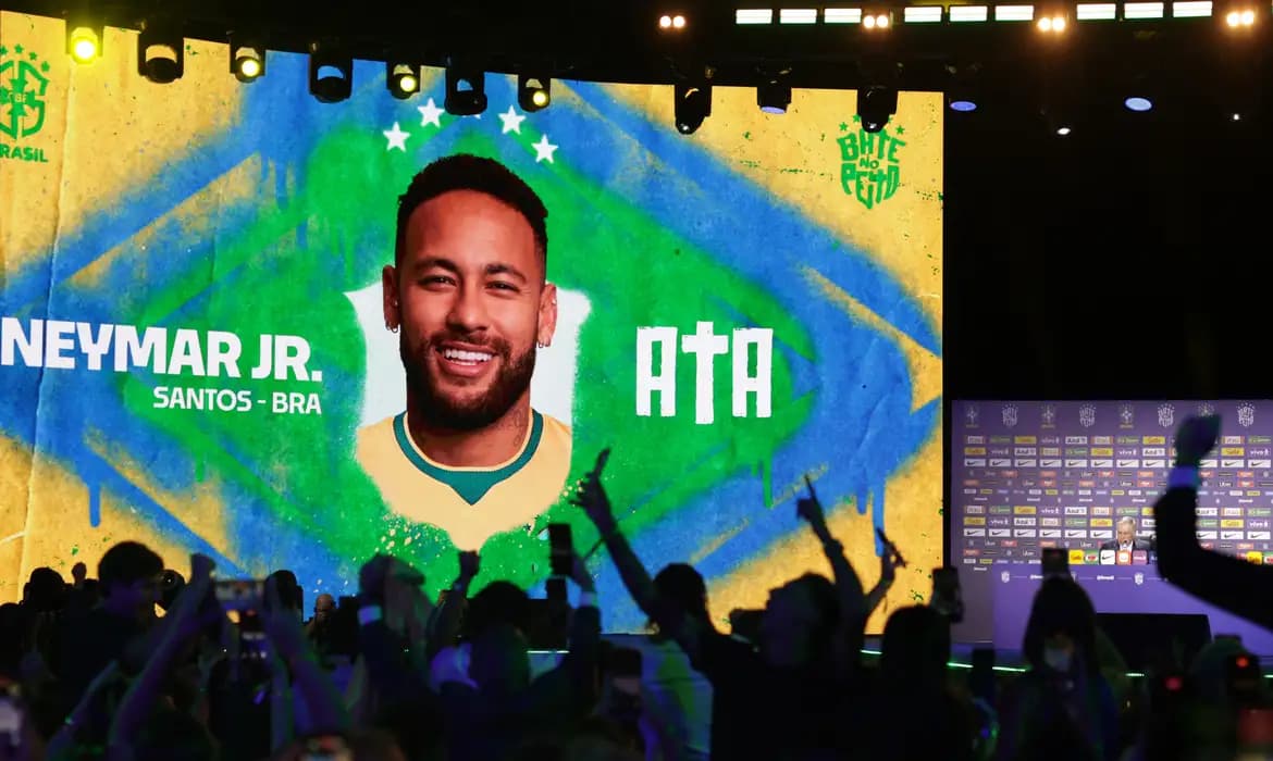 Neymar, maior artilheiro da Seleção Brasileira, é convocado para o Mundial no México, Canadá e EUA
