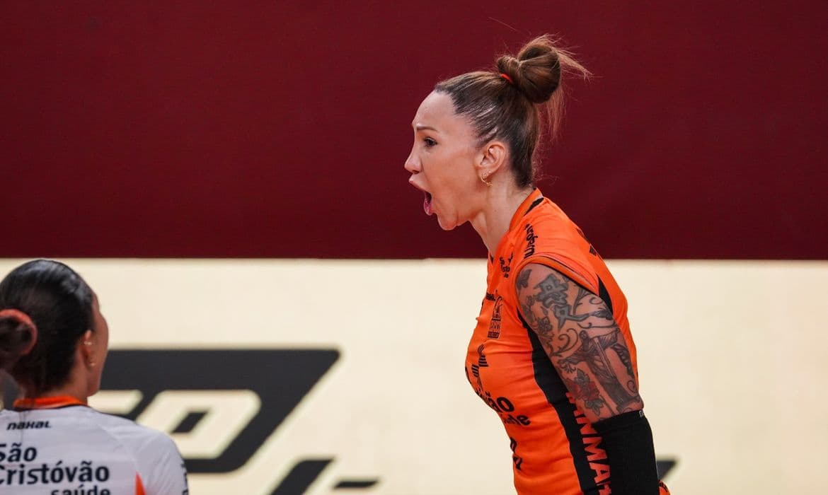 Tifanny critica nova regra da CBV que restringe participação de atletas trans no vôlei