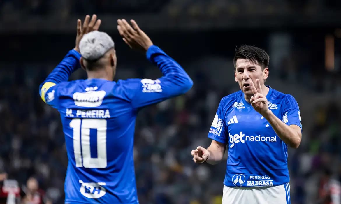Cruzeiro Vence Flamengo no Brasileirão e Ajuda Palmeiras na Liderança