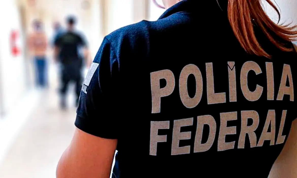 PF deflagra Operação Polaridade contra fraudes em registros de armas para CACs