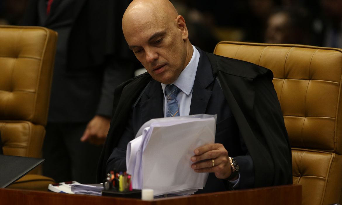 moraes diz que nao ha proibicao de roupa verde e amarela para votar