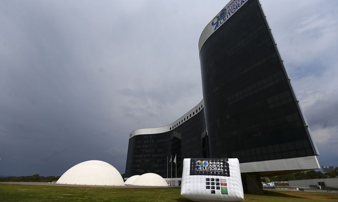 tse exonera servidor que atuava com insercoes de propaganda eleitoral