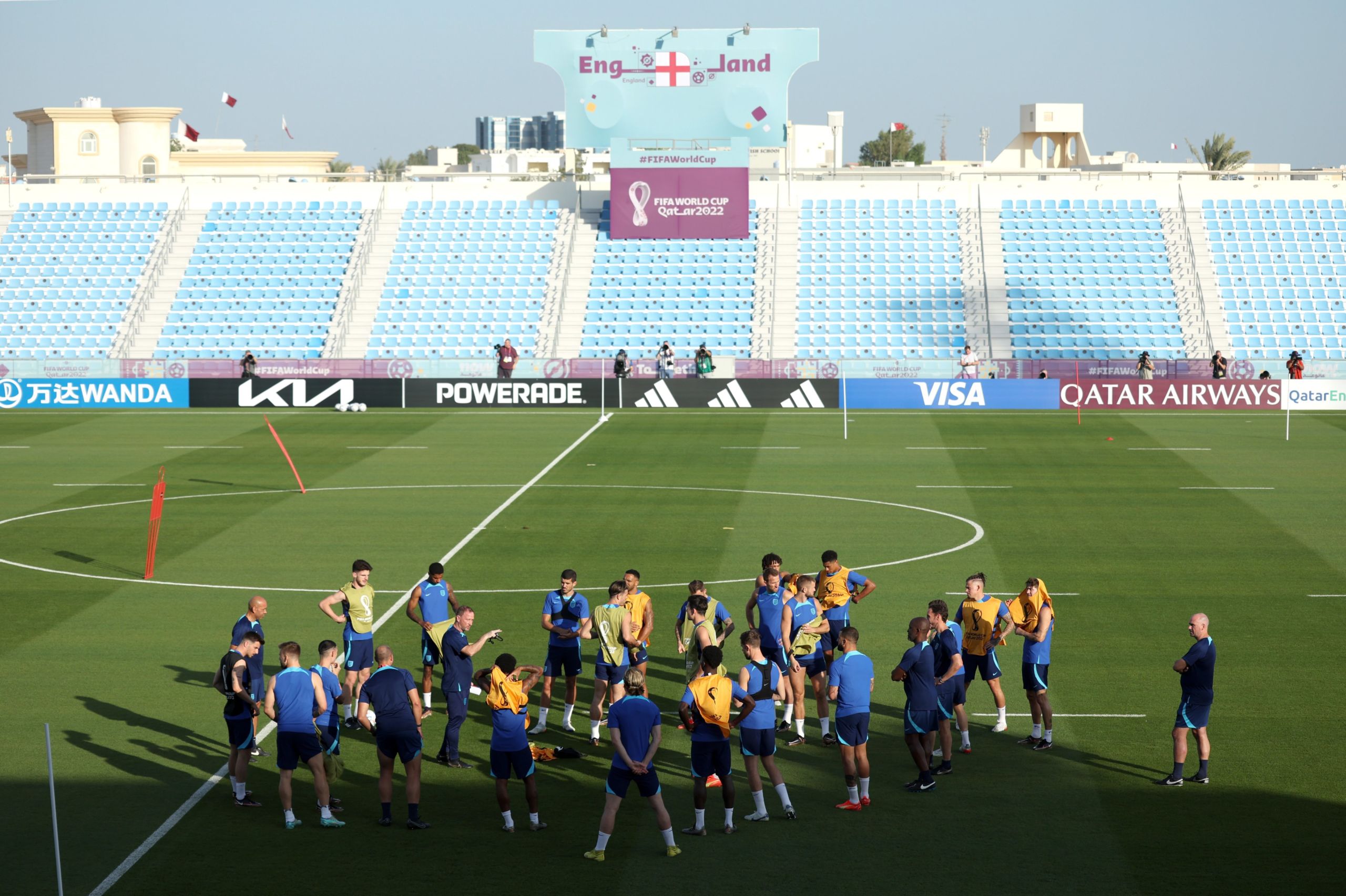 De Olho Em Vaga Nas Oitavas Inglaterra Mede Forcas Com Pais De Gales