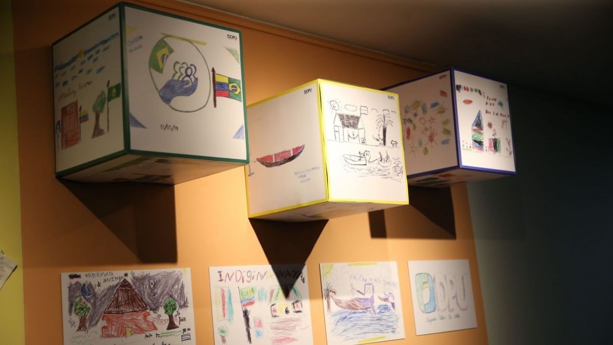 defensoria faz exposicao com desenhos de criancas refugiadas