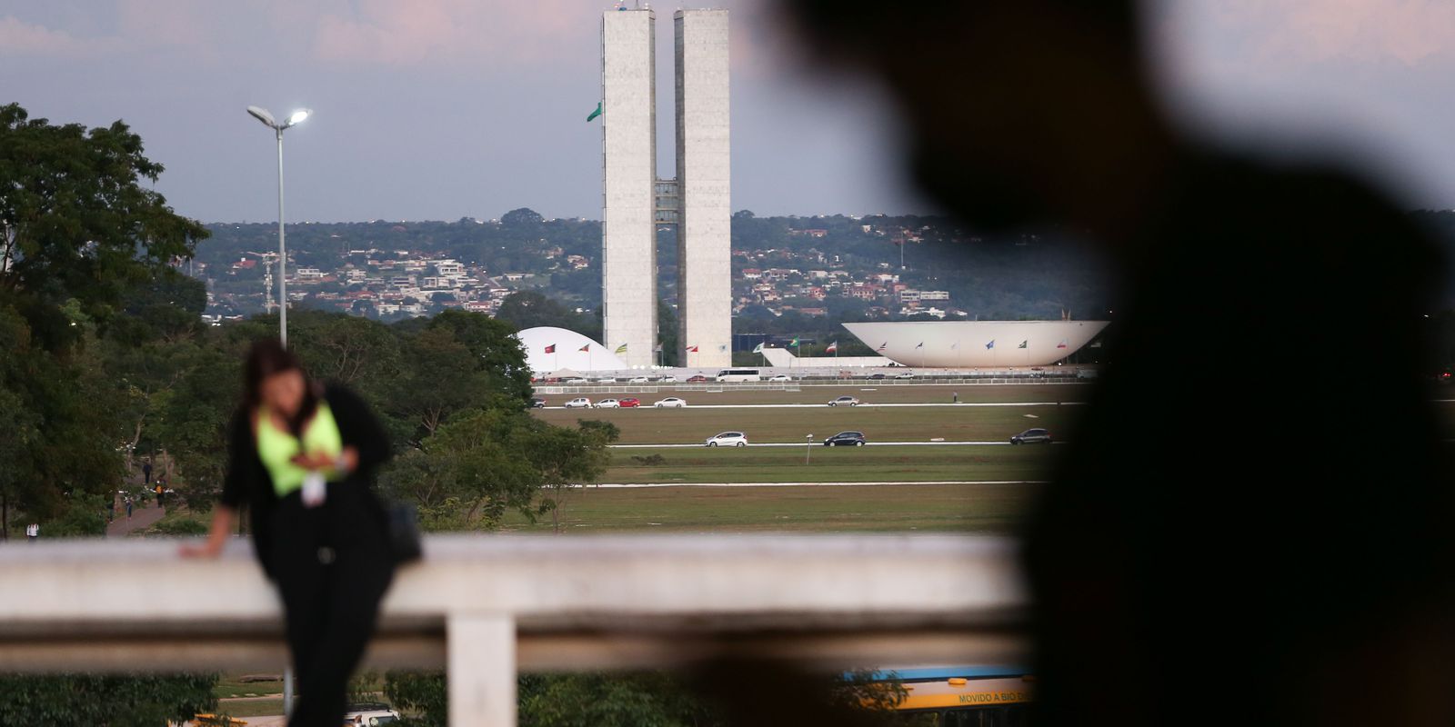 df comercio e servicos publicos tem horarios alterados no feriado