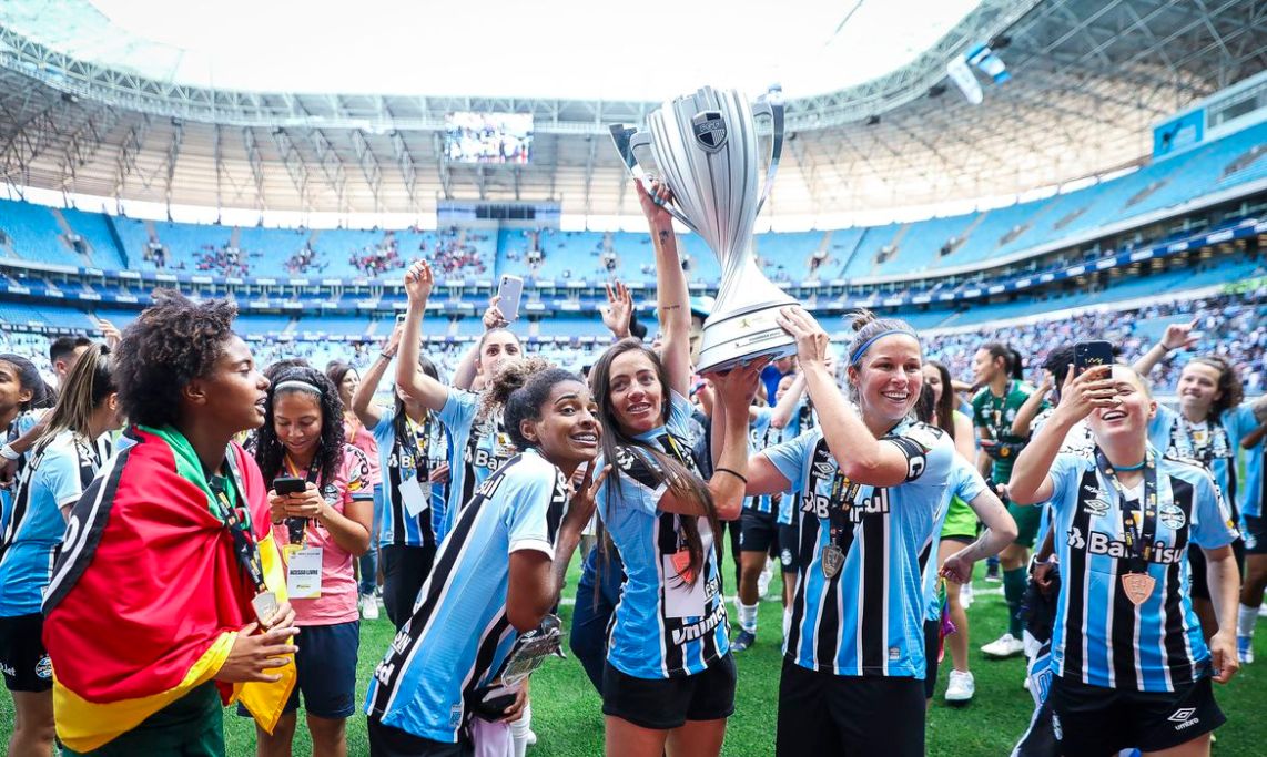 gremio e botafogo superam rivais e conquistam estaduais femininos