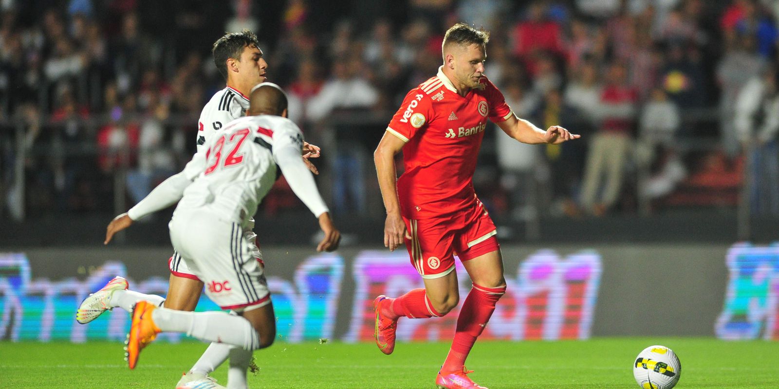 inter derrota sao paulo e fica perto de garantir vice campeonato