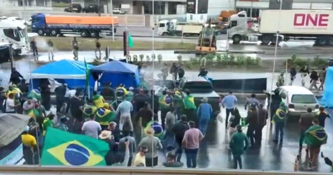 Manifestantes Atacam Agentes Da Prf No Para E Em Santa Catarina