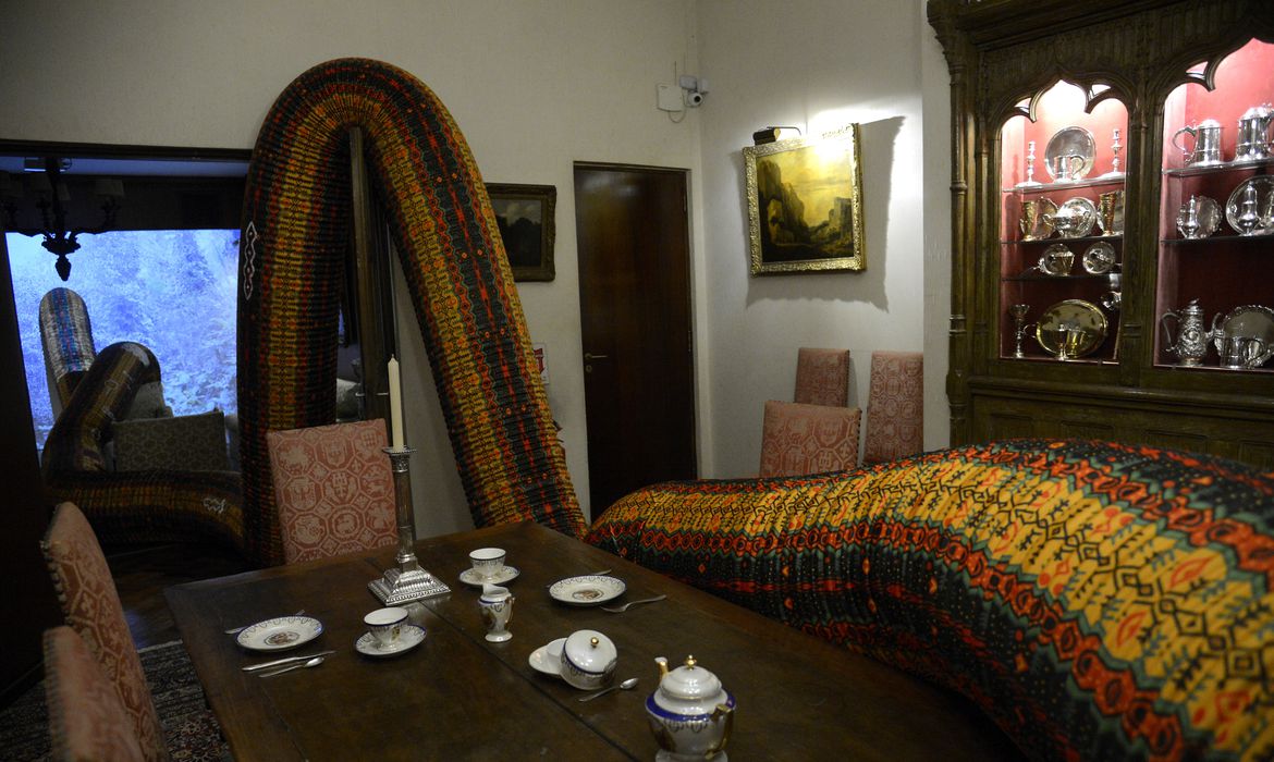 no rio projeto ensina criancas a pintar grafismos indigenas no corpo