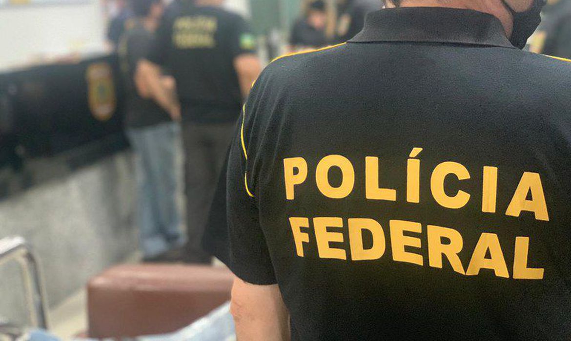 Pf Desarticula Quadrilhas Especializadas Em Contrabando De Cigarros