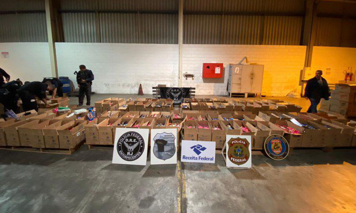 pf prende acusado de trafico de cinco toneladas de cocaina