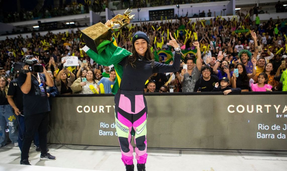 rayssa leal quebra marcas com titulo mundial na liga de skate street