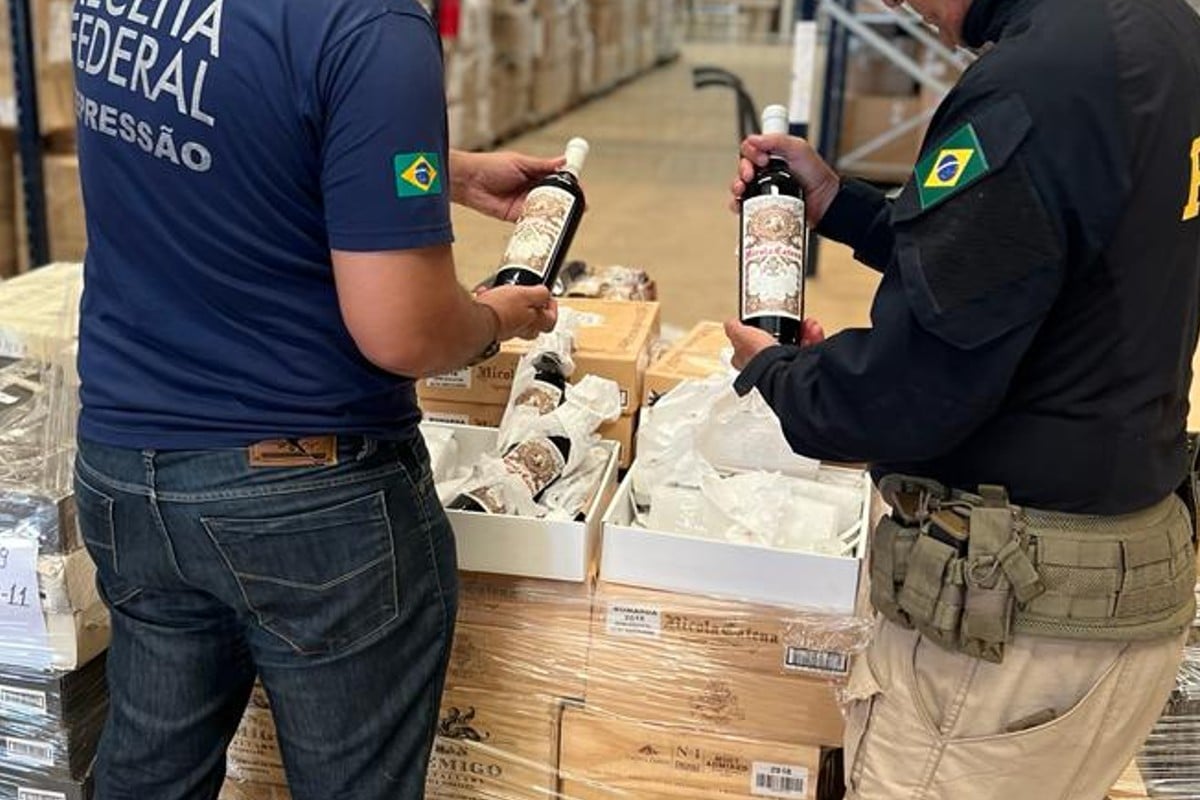 Receita Federal E Prf Apreendem Sete Mil Garrafas De Vinhos Em Goias