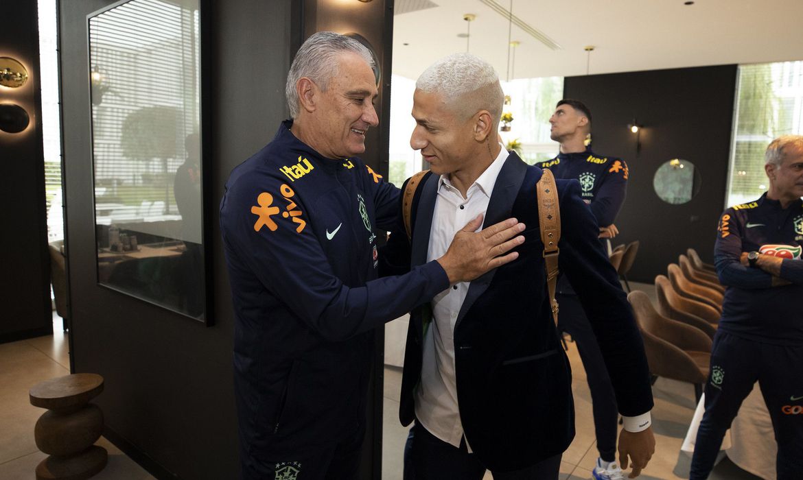 selecao brasileira faz primeiro treino no ct da juventus na italia