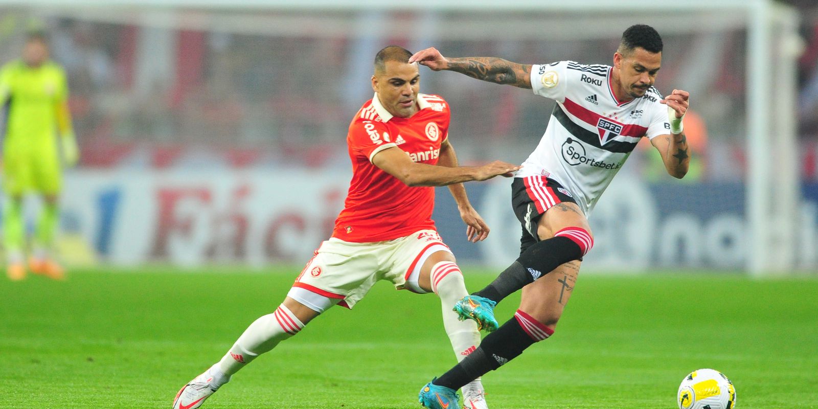 sonhando com vaga na libertadores sao paulo recebe o internacional