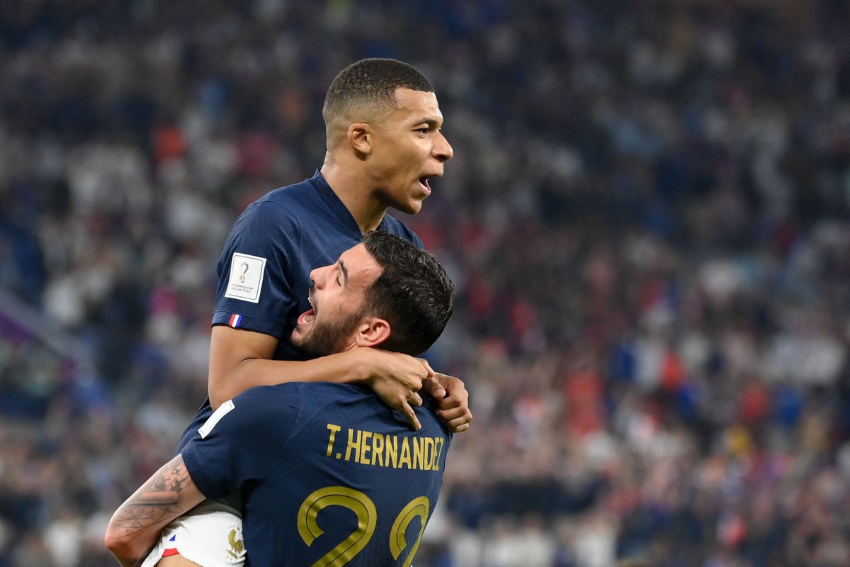 Duelo Entre Mbappe E Lewandowski E O Destaque Da Copa No Domingo
