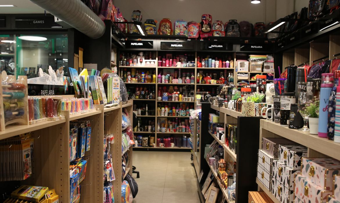 Pesquisa E Fundamental Para Reduzir Despesas Com Material Escolar