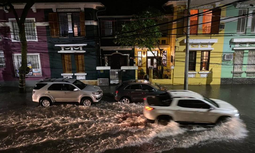 chuva forte atinge o rio e cidade entra em estagio de mobilizacao