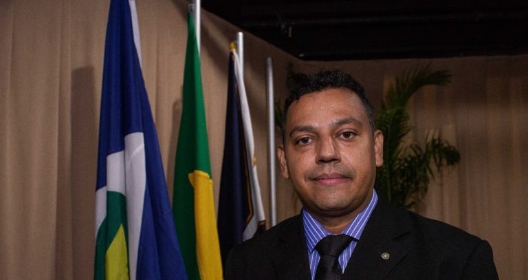 Abuso do poder econômico e a vulnerabilidade da democracia: uma análise do voto de cabresto no século XXI