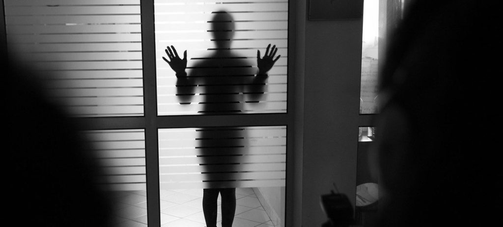 Relatores da ONU pedem justiça para vítimas de tráfico no caso Epstein